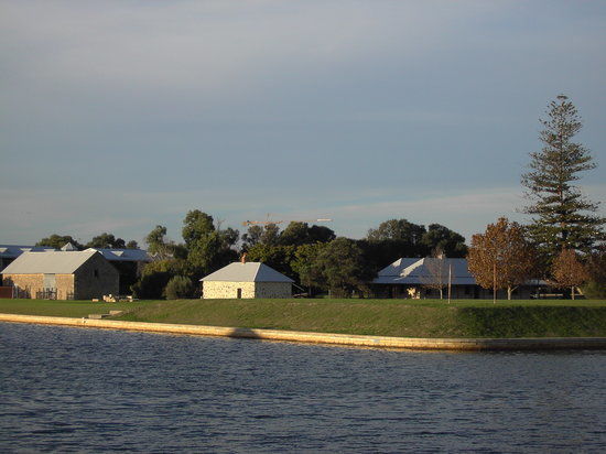 Sutton's Farm at Halls Head
